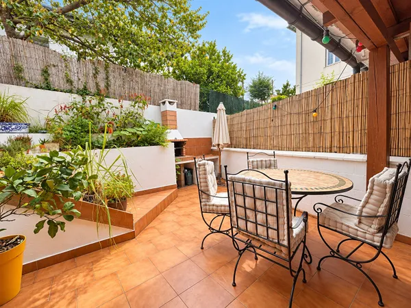 T3 avec terrasse et stationnement ? Tout à pied