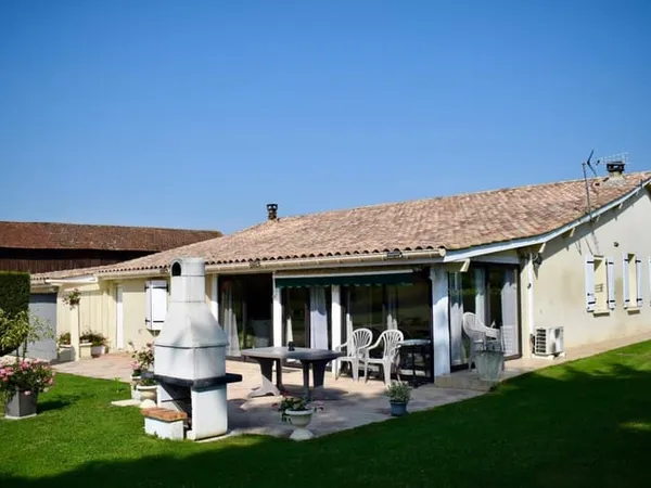 Lougratte (47 )Ancien corps de ferme - 2 logements - 1,22 ha - 600 m² de dépendances