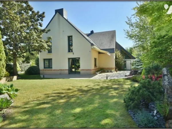 Maison 8 pièces 246 m²