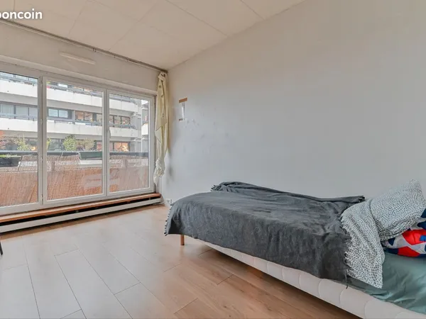 Paris 20e : 4 pièces de 75 m² avec grands balcons, parking et cave