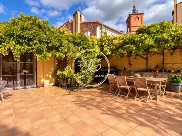 Appartement 10 pièces 271 m²