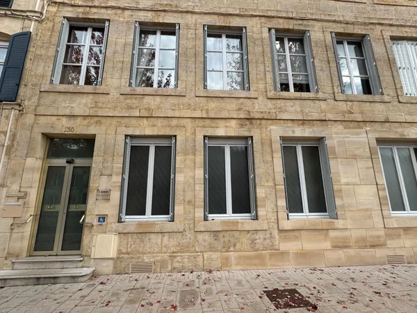 Local d'activité 101 m²