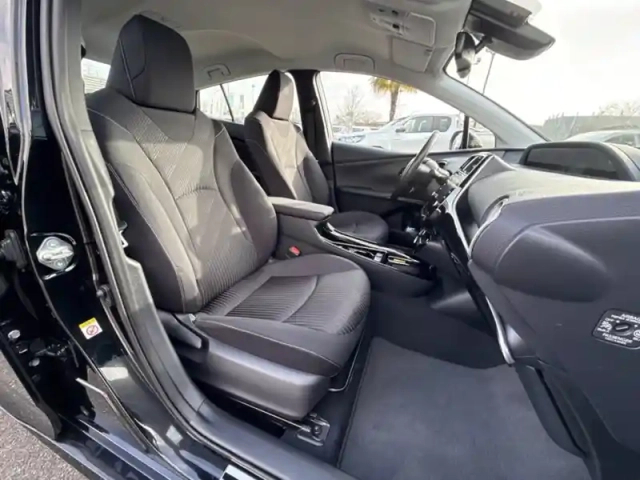 Toyota Prius hybrid rechargeable dynamic pack premium — photo 12