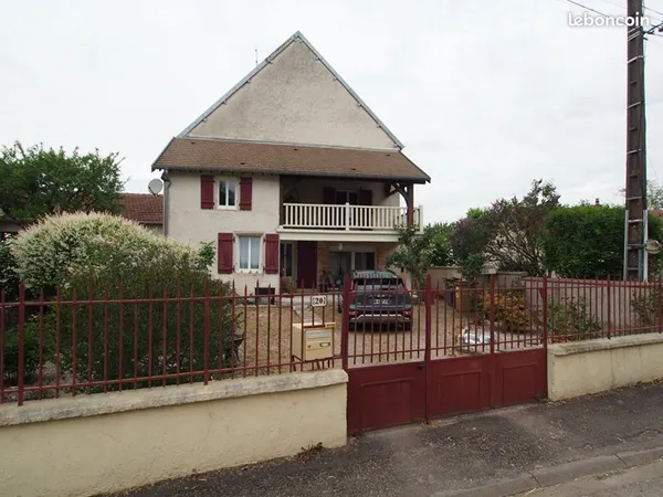 Maison 10 pièces 230 m²