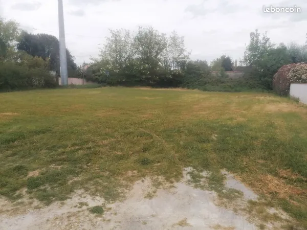 Terrain plat de 1100 m2