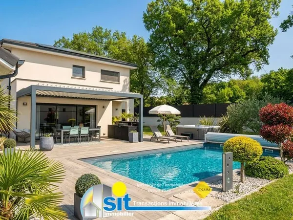 Villa 5 pièces 151 m²