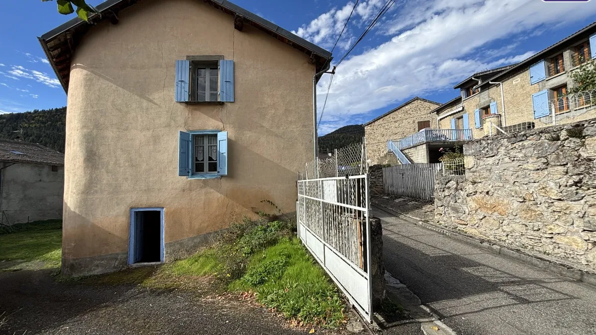 Photo 1