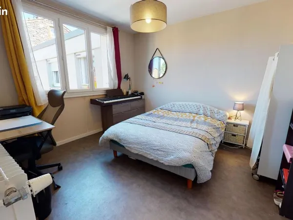 Chambre 5 pièces 102 m²