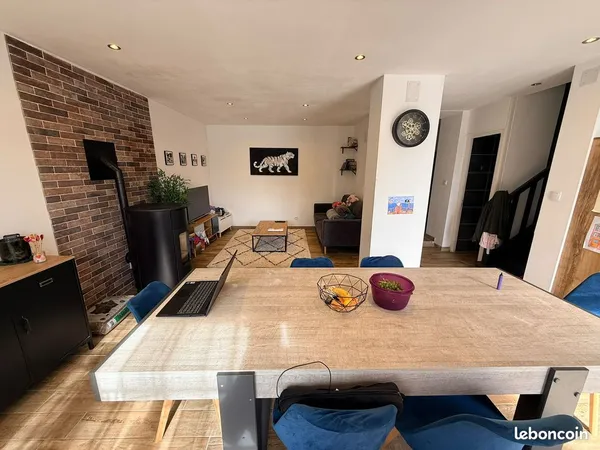 Maison de bourg rénovée 4 ch., prête à habiter — Mûr-de-Bretagne