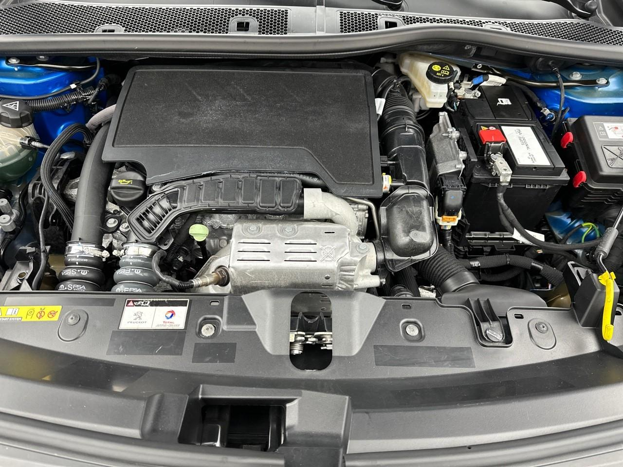 Peugeot 2008 puretech 130 s&s bvm6 allure pack — photo 13