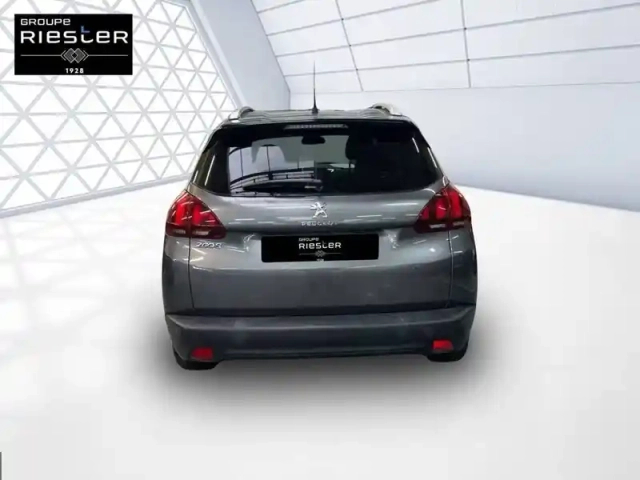 Peugeot 2008 puretech 82ch bvm5 — photo 5