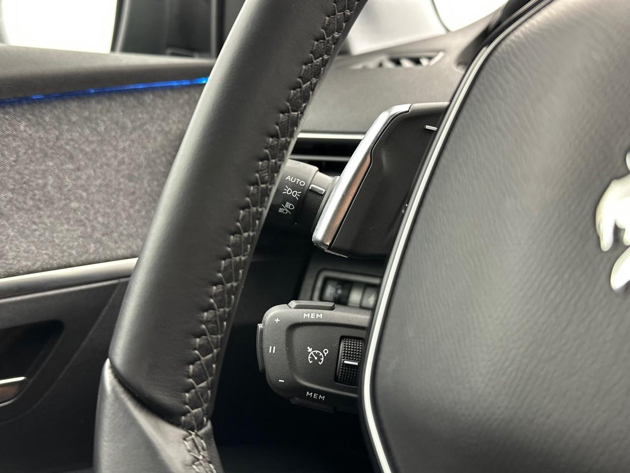 Peugeot 3008 puretech 130ch s&s eat8 allure pack — photo 20