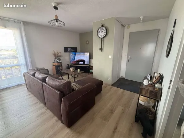 À LOUER - T3 67 m2 AVEC BALCON, GARAGE ET STATIONNEMENT PRIVÉ - ANNEYRON