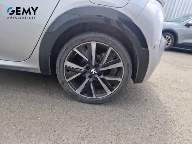 Peugeot 208 puretech 100 s&amp;s eat8 — photo 11