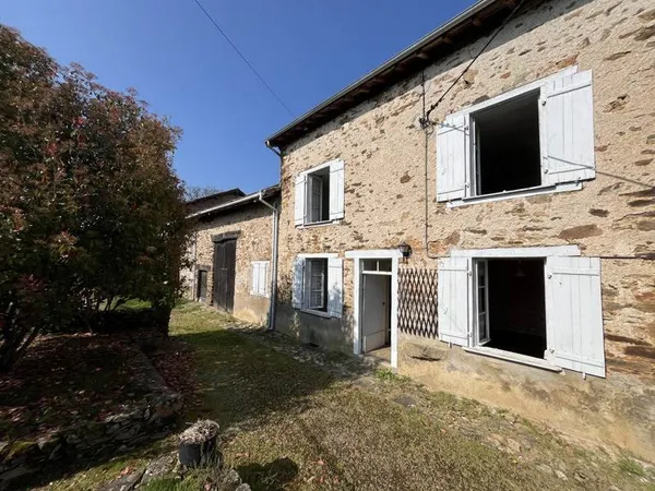 Maison en pierre de 3 pièces principales