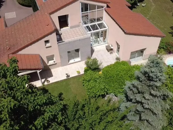 Maison 6 pièces 275 m²