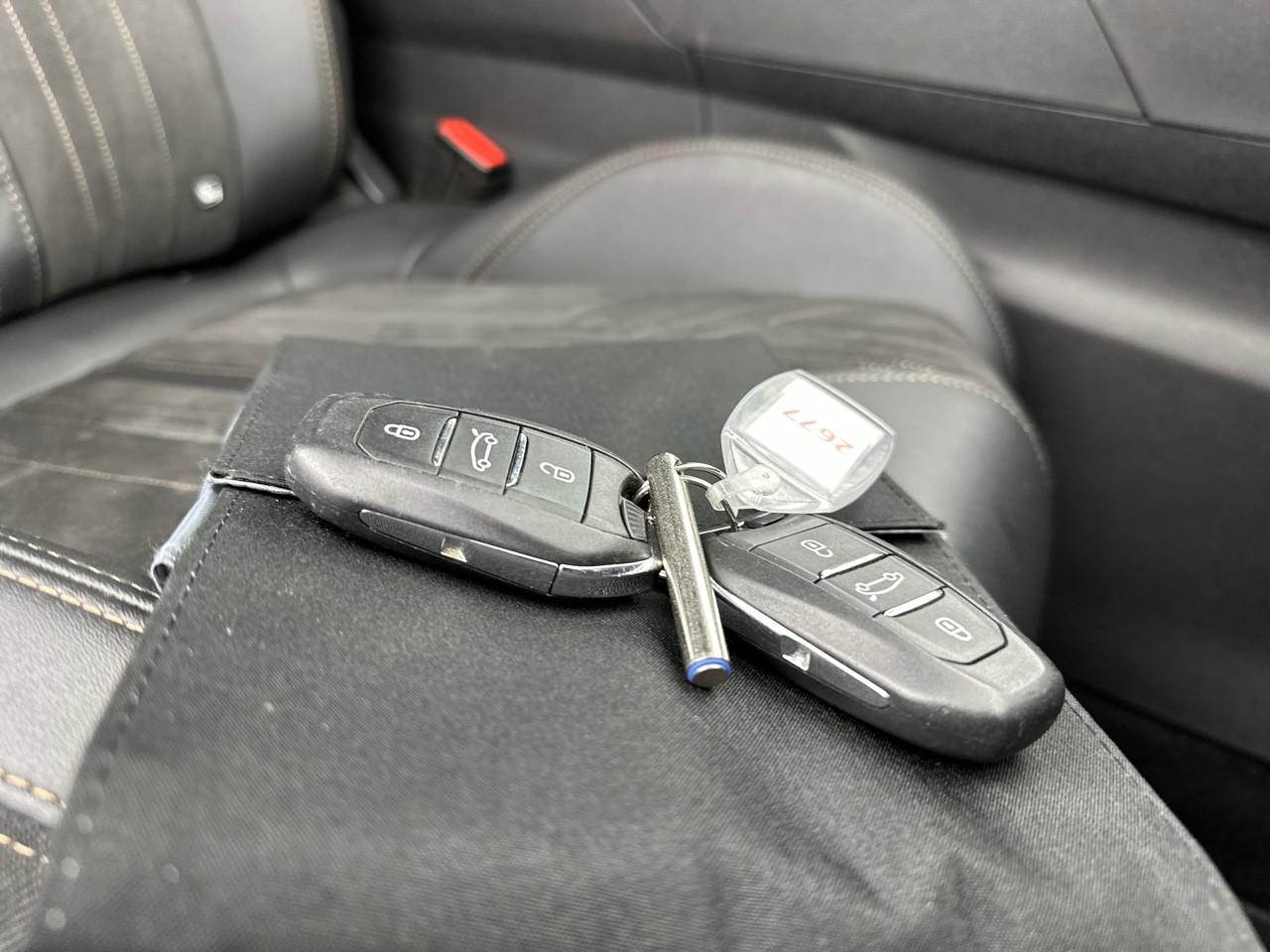 Peugeot 3008 hybrid 225 e-eat8 gt pack — photo 37