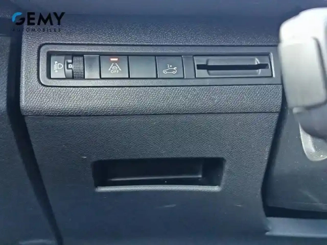Peugeot 3008 puretech 130ch s&amp;s bvm6 — photo 15
