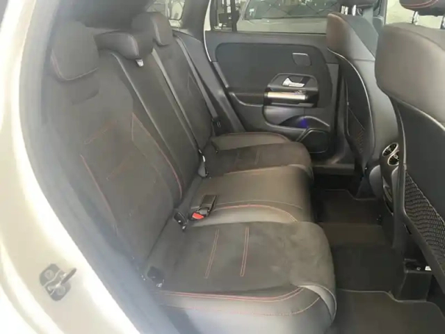 Mercedes Gla 200 d amg line — photo 13