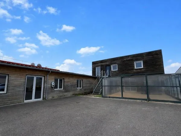Immeuble de bureaux 476 m²