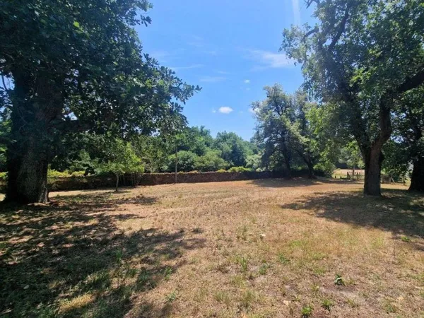 Terrain à bâtir de 1500 m² à UCHACQ-ET-PARENTIS (40)