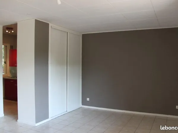 Grand studio / T1 35 m² non meublé Lyon La Doua