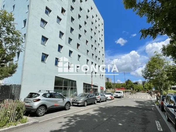 EXCLUSIVITÉ FONCIA quartier Beaulieu : studio de 18 m2 en résidence services pour étudiants avec bai