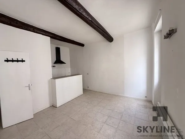MARSEILLE 13006 - APPARTEMENT 30 M² À RÉNOVER - IDÉAL IN