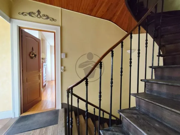Maison 3 pièces 215 m²
