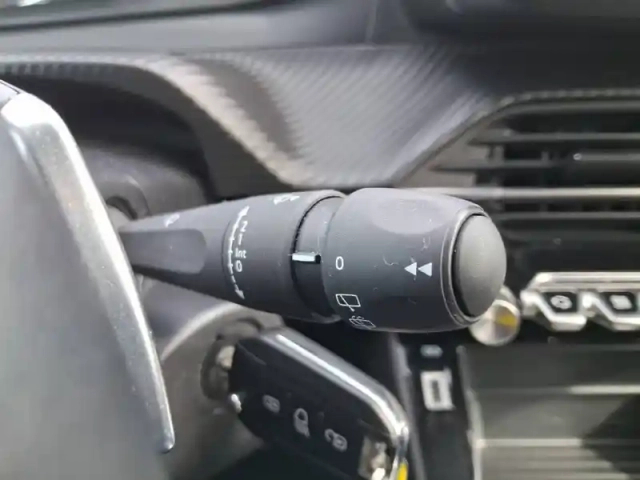 Peugeot 208 puretech 100 s&amp;s eat8 — photo 19