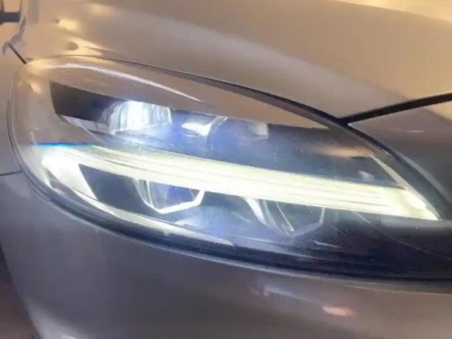 Volvo V40 t2 122ch r-design — photo 5