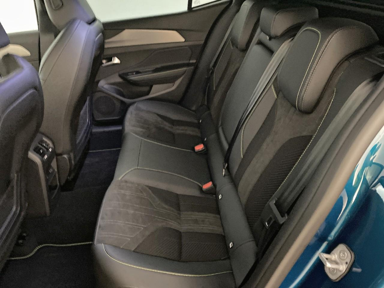 Peugeot 408 electrique 58 kwh 210 ch gt — photo 10
