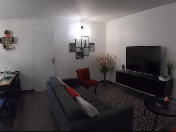 Chambre RDC avec salle d'eau et extérieur privés