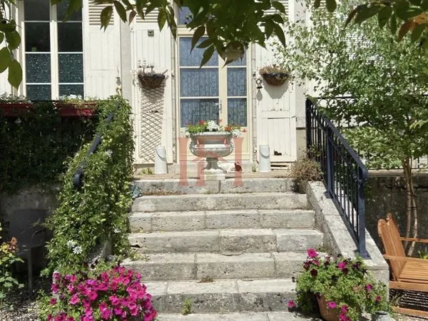 Maison 8 pièces 200 m²