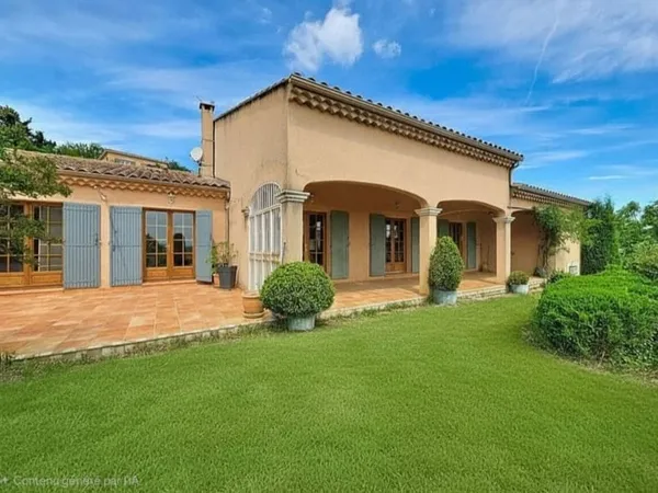 Maison Rochefort Du Gard 4 pièce(s) 167 m2 - Vue agréable-Double garage-Terrain 1300 m²