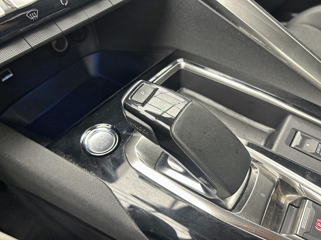 Peugeot 3008 hybrid 225 e-eat8 allure pack — photo 17