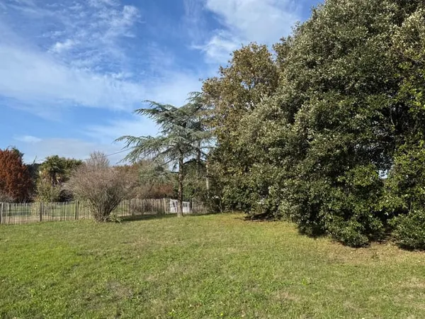 Terrain 640 m²