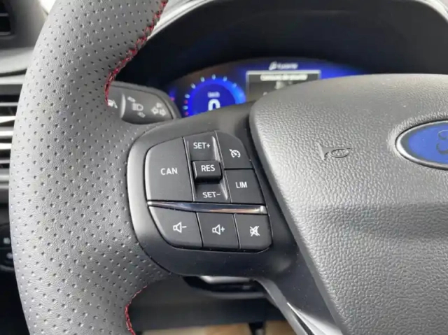 Ford Focus 1.0 flexifuel mhev 125ch st-line x — photo 16