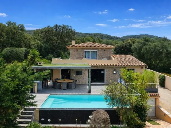 Maison 5 pièces 141 m²