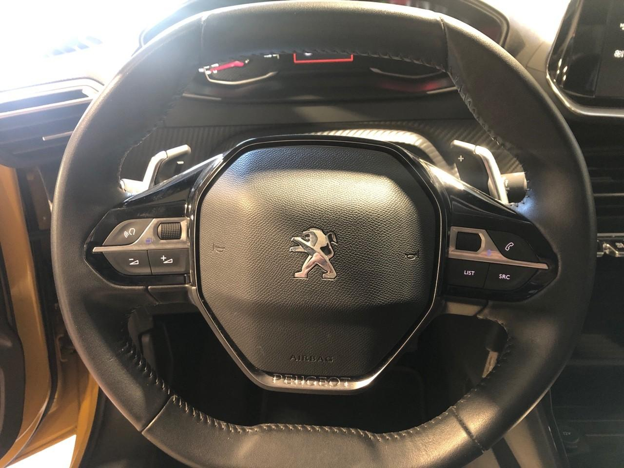 Peugeot 208 puretech 100 s&s eat8 style — photo 23