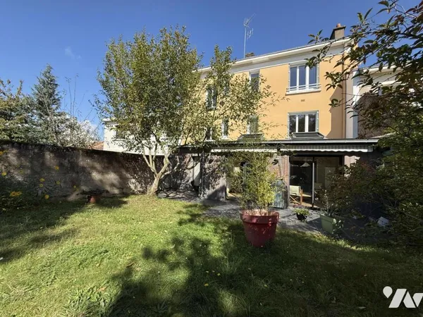 Maison 7 pièces 198 m²