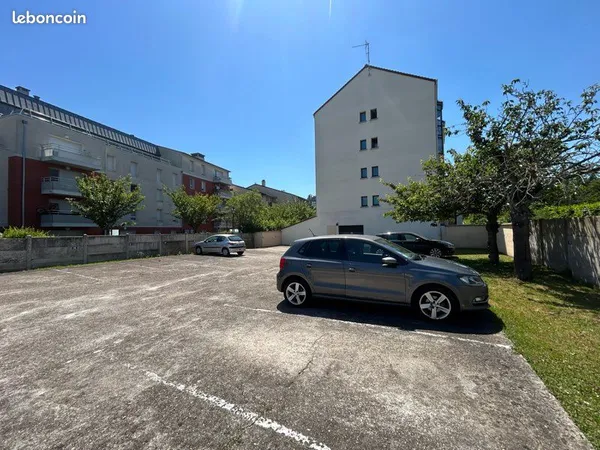 Parking proche gare à louer