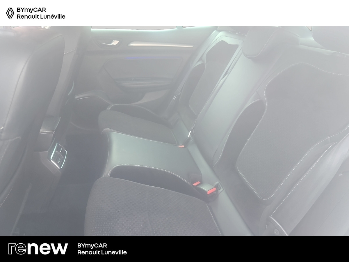 Renault Mégane IV Berline TCe 140 FAP — photo 12