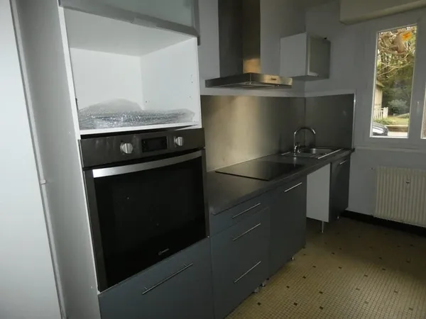 MONTLUCON secteur Diénat APPARTEMENT 54 m2 avec parking pr