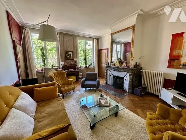 Appartement 8 pièces 235 m²