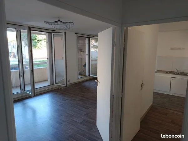 Appartement T3 - 62,26 m² - 1er étage - 57902015