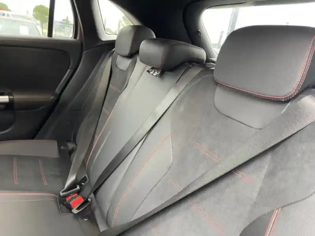 Mercedes Gla 250 e amg line — photo 11