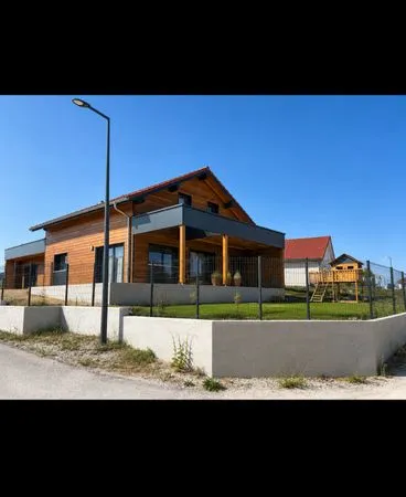 Maison à Guyans Vennes