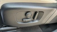 Land-Rover Discovery Sport P300e 309ch Dynamic SE — photo 19