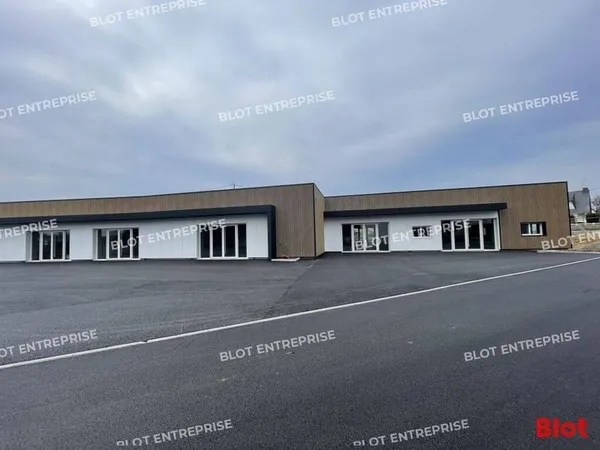 Local commercial 398 m²
